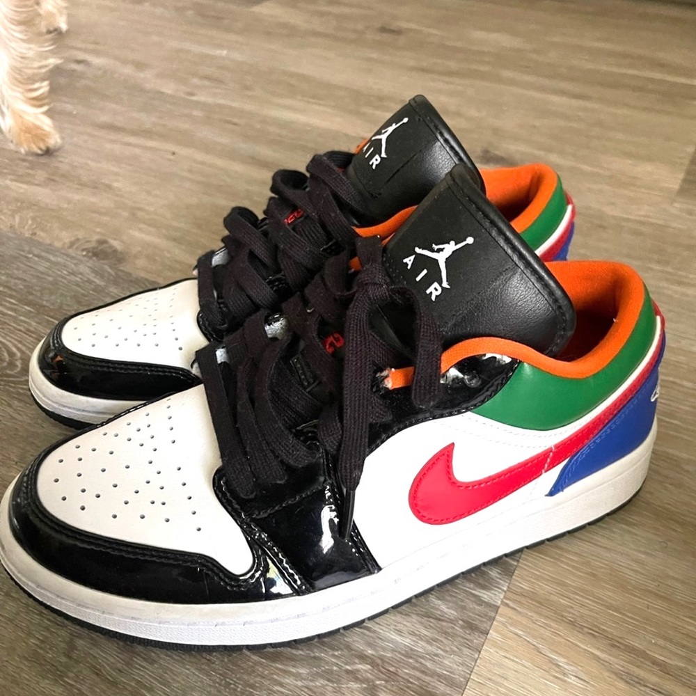 Nike Air Jordan 1 Mid Shoes
